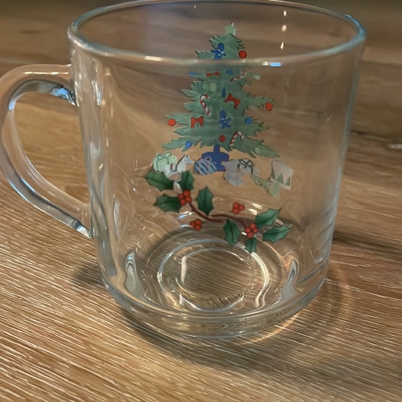 Set of three 10 oz Christmas tree glass mugs - Picture 3 of 3